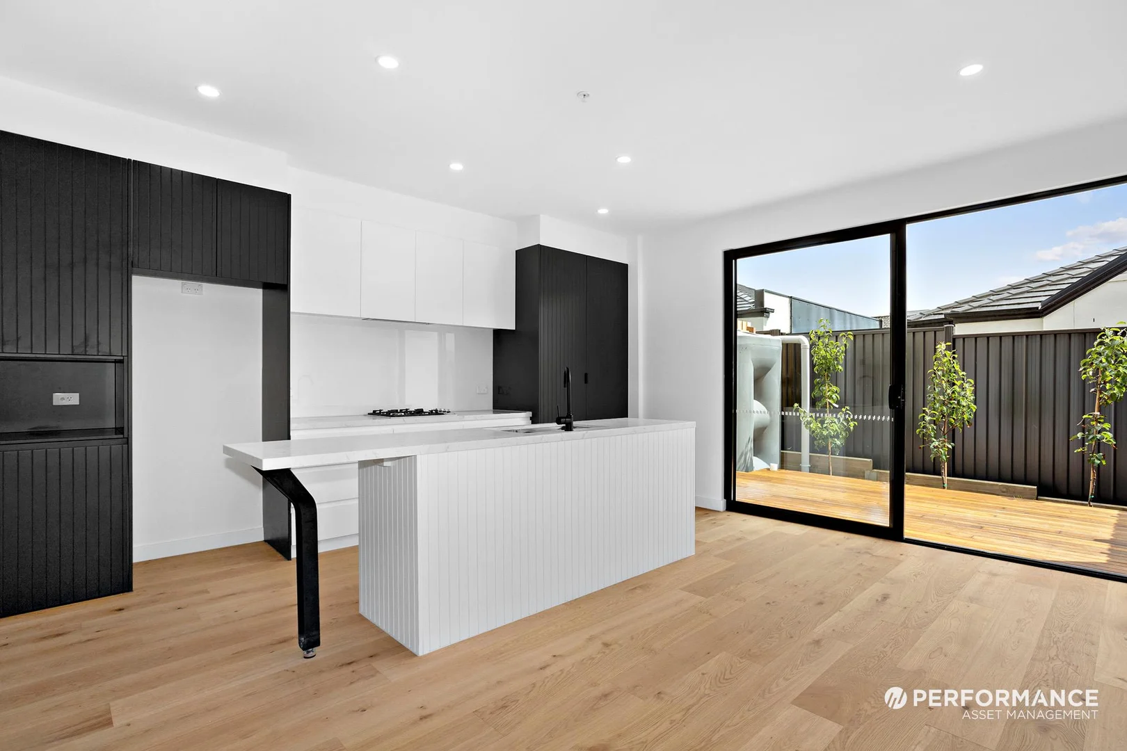 8/104 Main Street, Blackburn VIC 3130