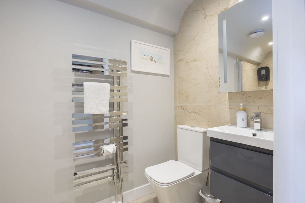 Additional image 13 of 5 bed detached house to rentCollege Baths Road, Cheltenham GL53
