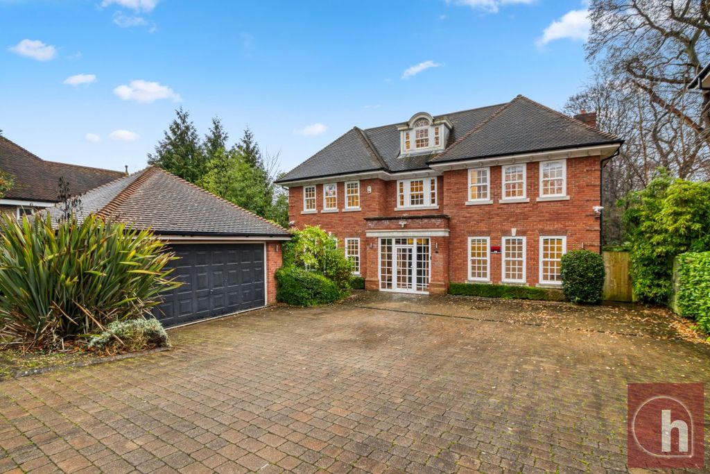 6 bed detached house to rentCalderwood Place, Hadley Wood EN4