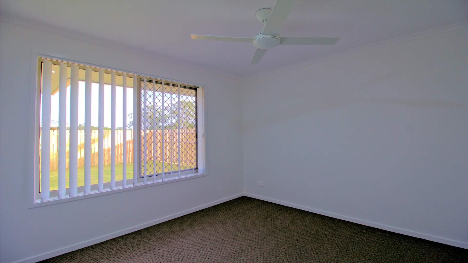 5 Blarney Drive, Eli Waters QLD 4655 photo 4