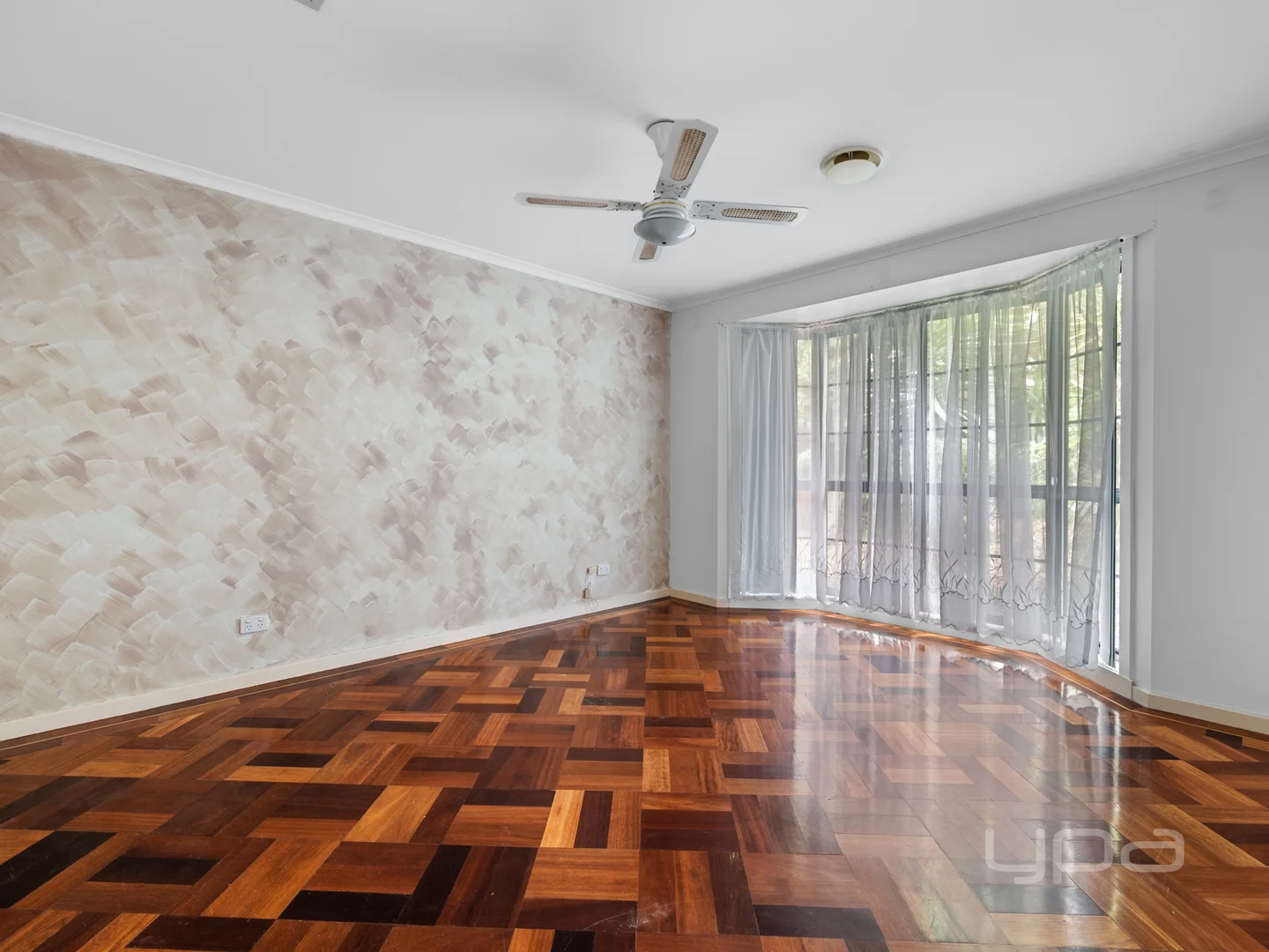38 Cambrian Way, Melton West VIC 3337 photo 2