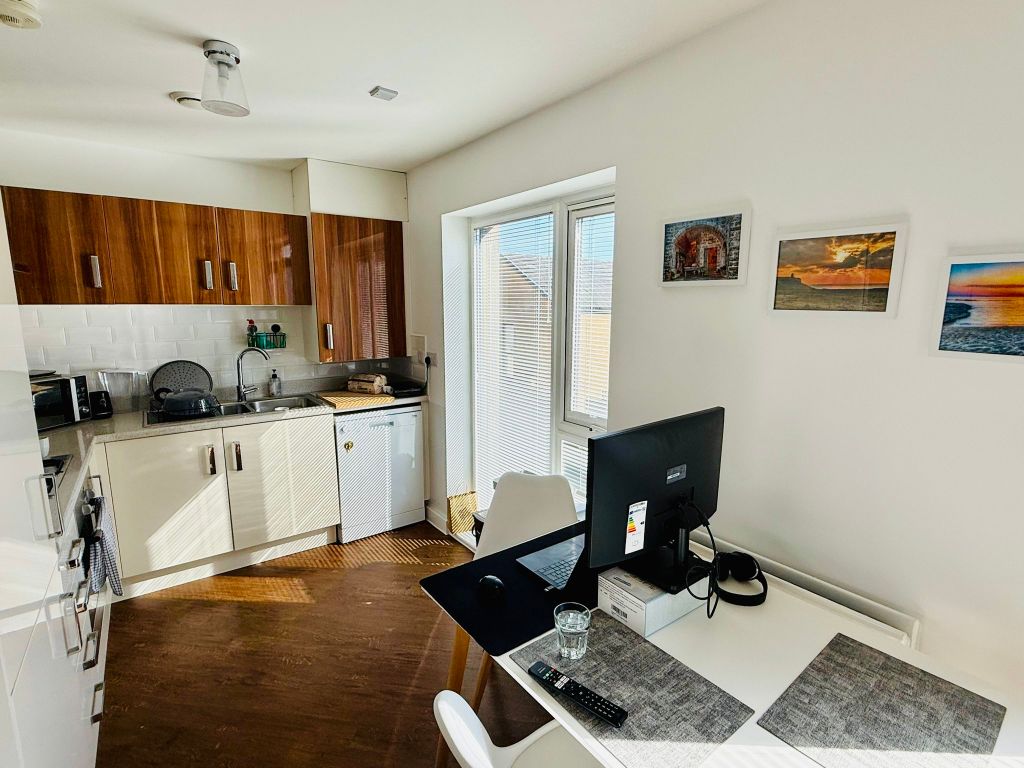Additional image 4 of 2 bed flat to rentFirepool View, Taunton TA1