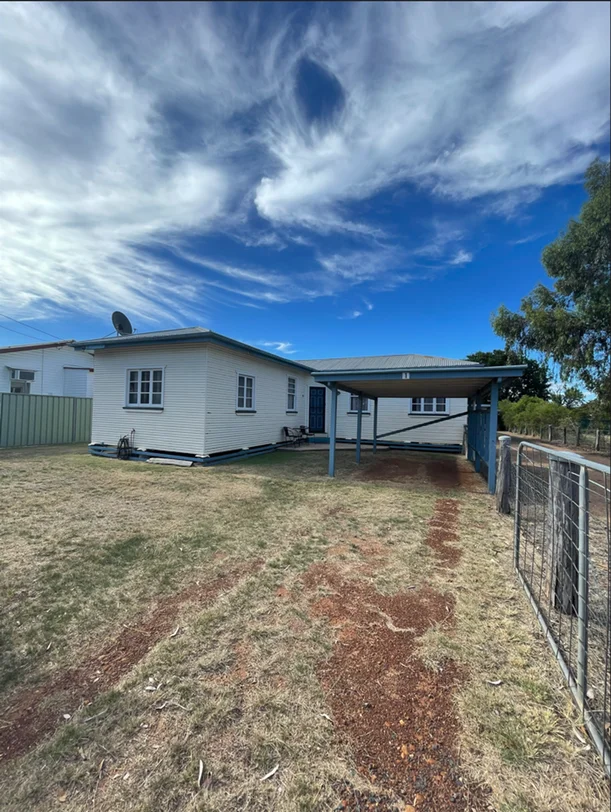 1/15 Eleanor Street, Miles QLD 4415