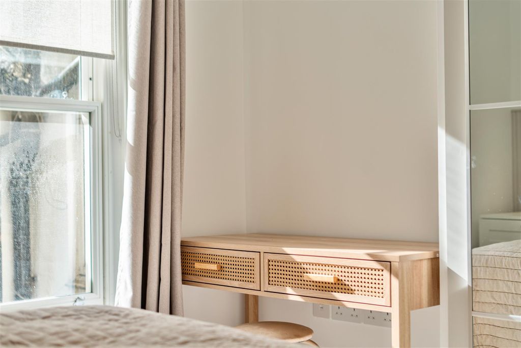 Additional image 9 of 2 bed flat to rentWaterloo Street, Clifton, Bristol BS8
