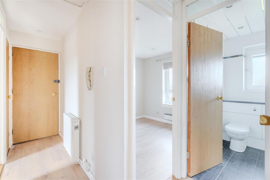 Additional image 3 of 2 bed flat to rentCaird Gardens, Hamilton ML3