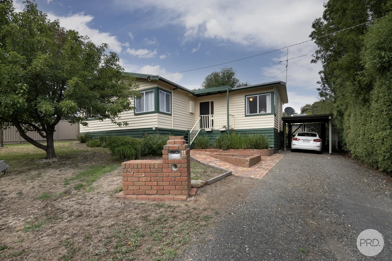 11 Davis Street, Creswick VIC 3363