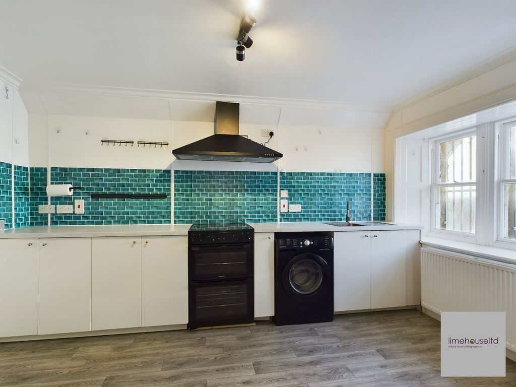 Additional image 2 of 2 bed flat to rentHigh Street, Biggar ML12