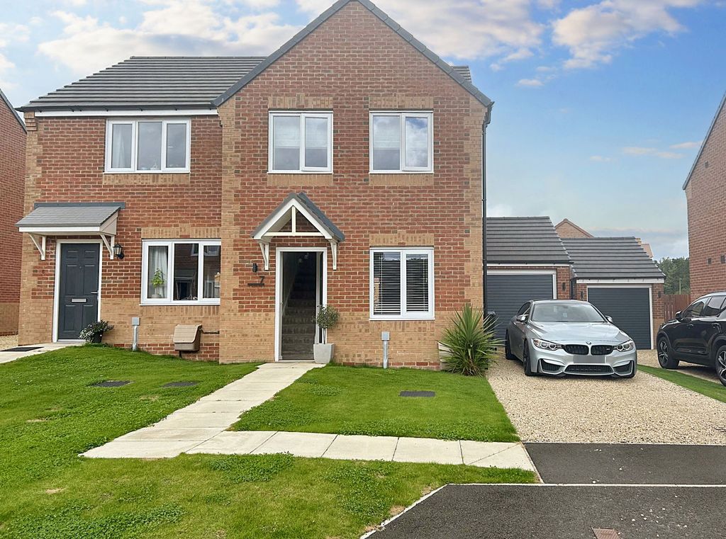 3 bed semi-detached house to rentChilton View, Morpeth NE61
