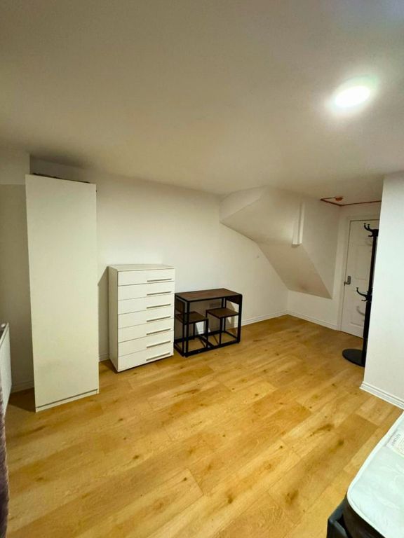 Additional image 3 of Room to rentSingle Room, The Rookery, Grays RM20