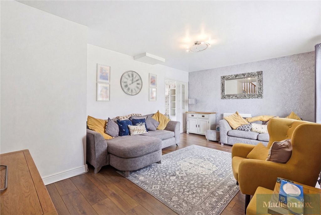 Additional image 2 of 3 bed semi-detached house for saleDeepdene Road, Loughton, Essex IG10