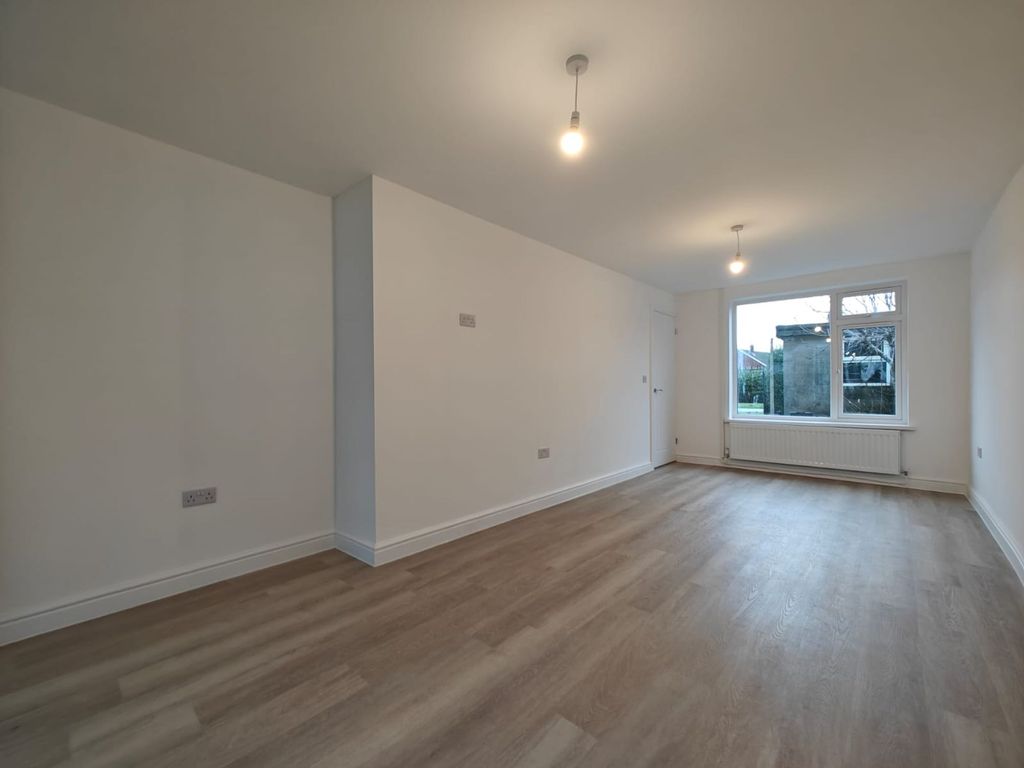 Additional image 5 of 3 bed end terrace house to rentRibble Square, Bettws NP20