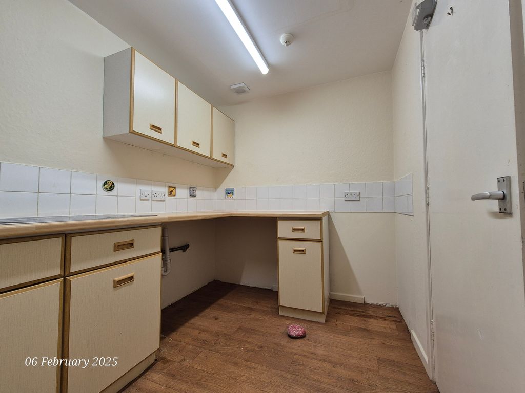 Additional image 7 of 2 bed flat to rentPenrhyn Road, Colwyn Bay LL29