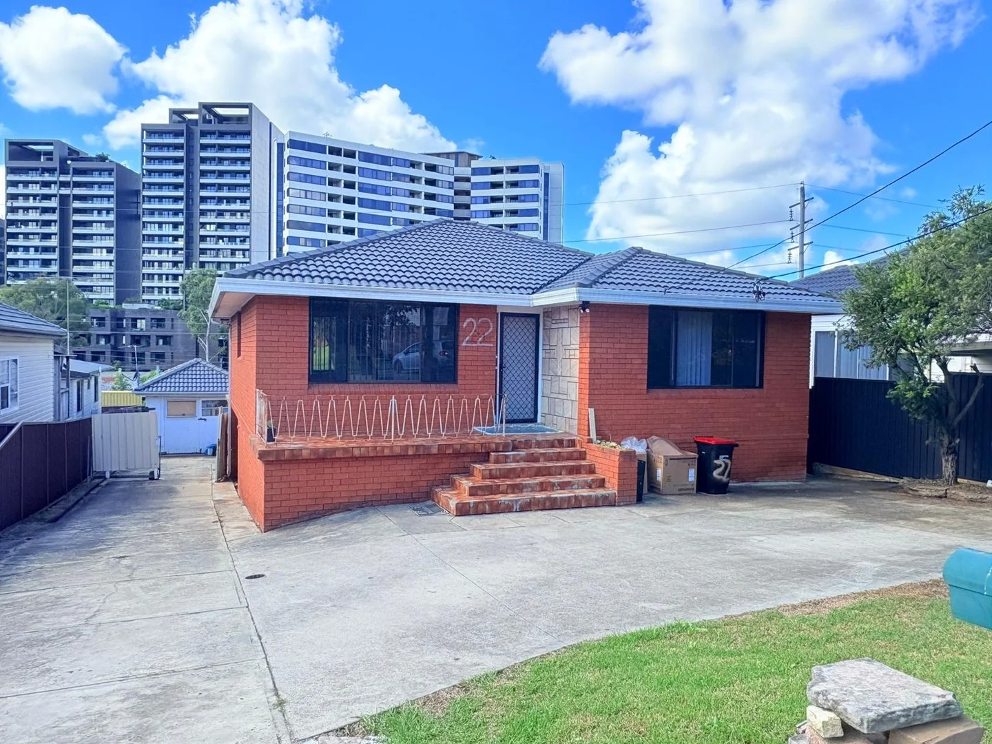 22 Mcgowen Crescent, Liverpool NSW 2170