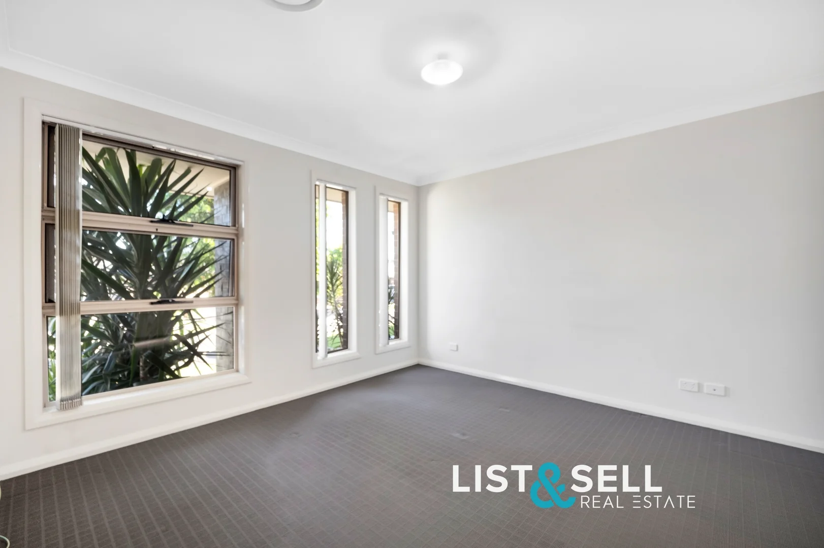 4 Conran Way, Spring Farm NSW 2570 photo 4