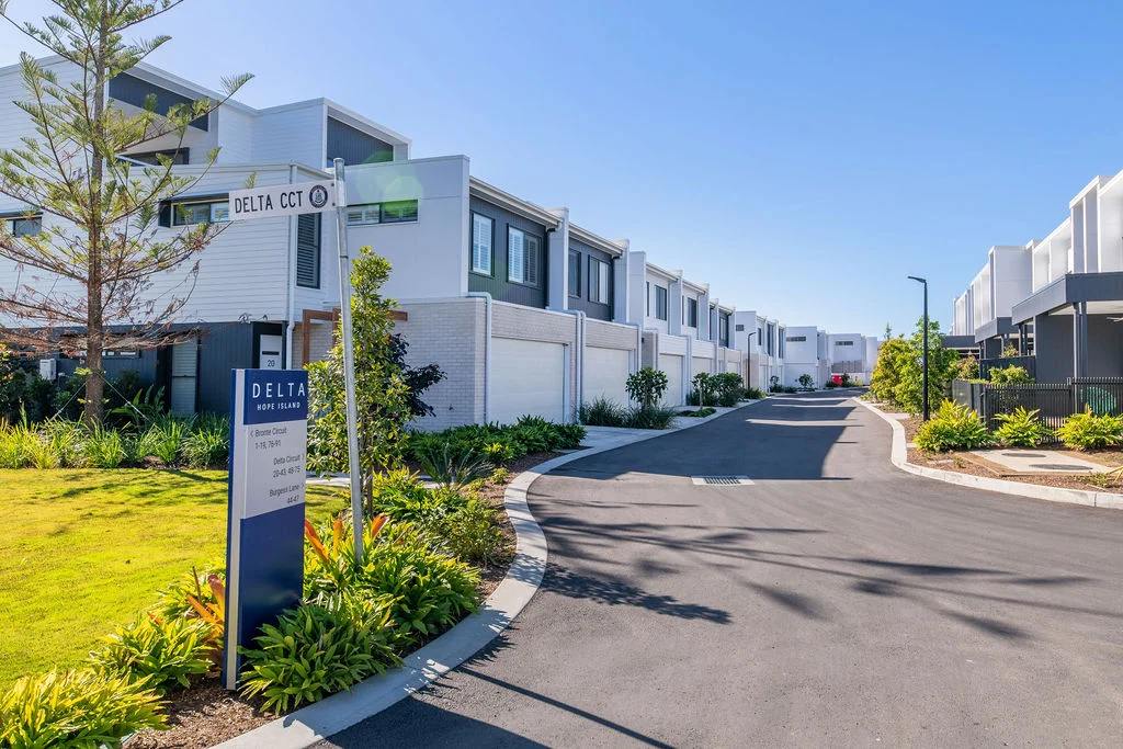 52 Delta Cct, Hope Island QLD 4212 photo 3