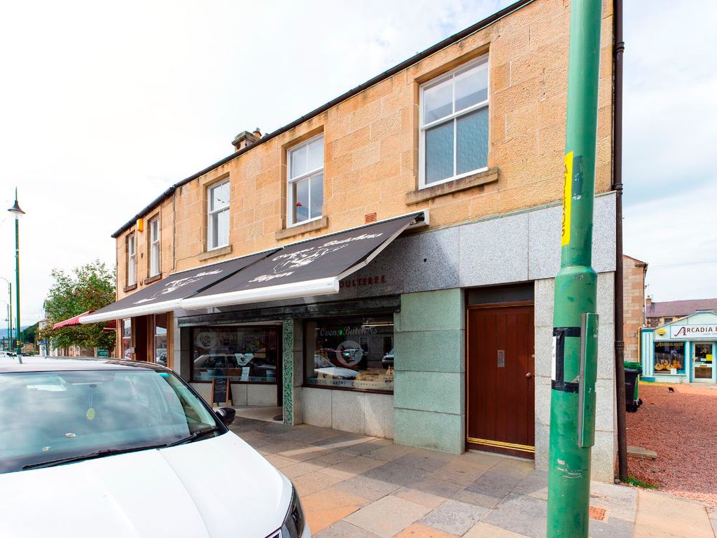 2 bed flat to rentHigh Street, Biggar ML12