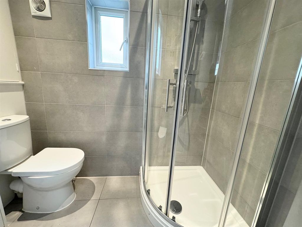 Additional image 4 of 4 bed shared accommodation to rentNorfolk Square, Brighton BN1