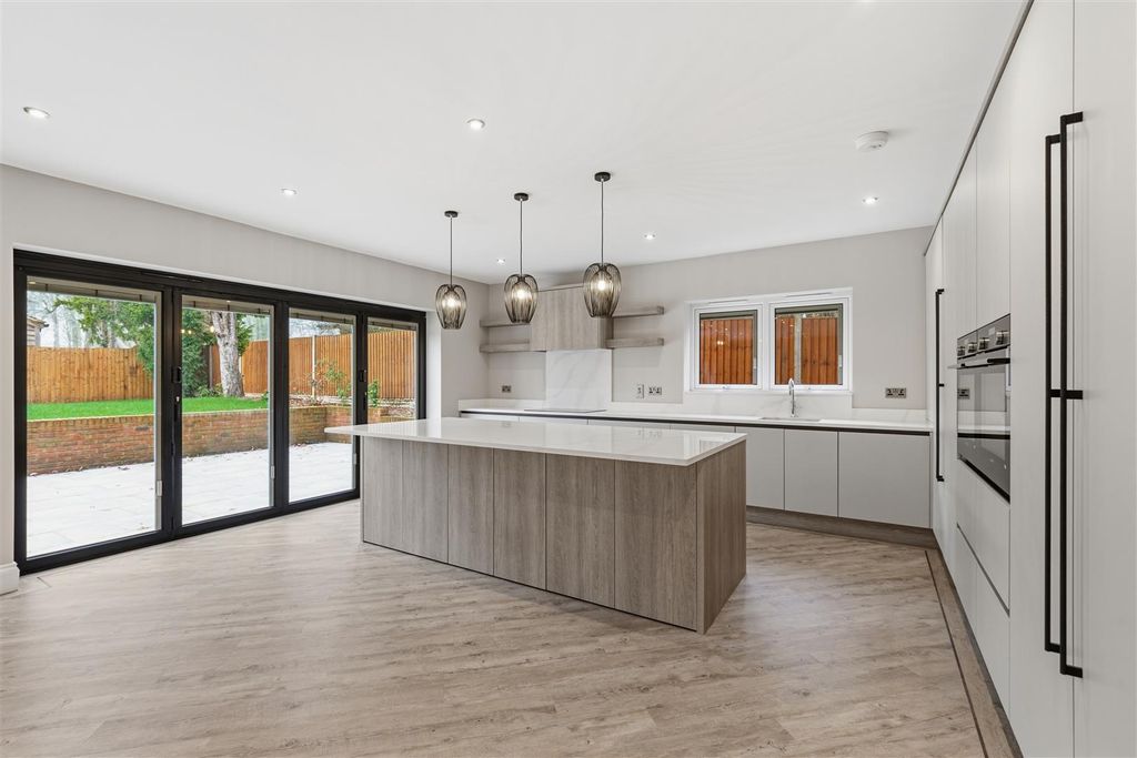 Additional image 10 of 4 bed detached house to rentChessetts Wood Road, Lapworth, Solihull B94