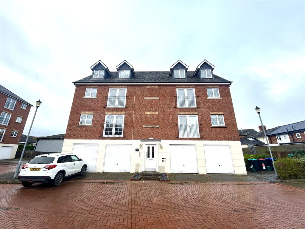 2 bed flat to rentAfon Way, Lower Canal Road, Newtown, Powys SY16