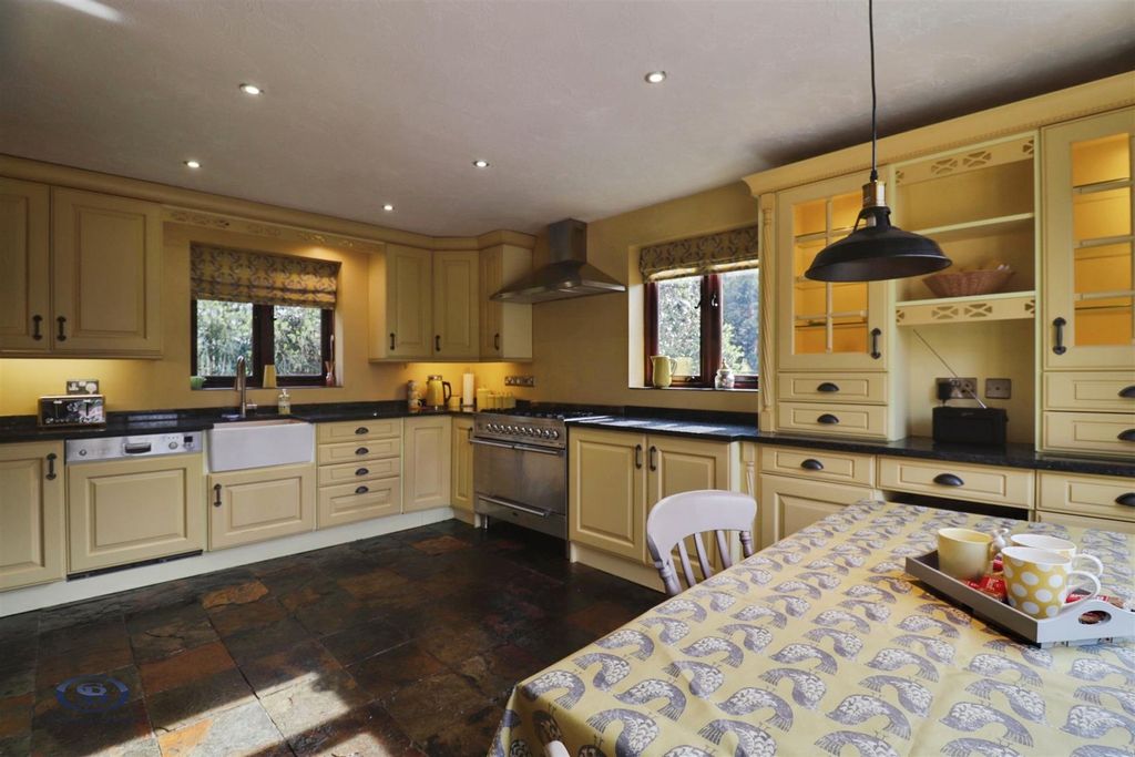 Additional image 7 of 4 bed property to rentChurch Lane, Church Lawton ST7