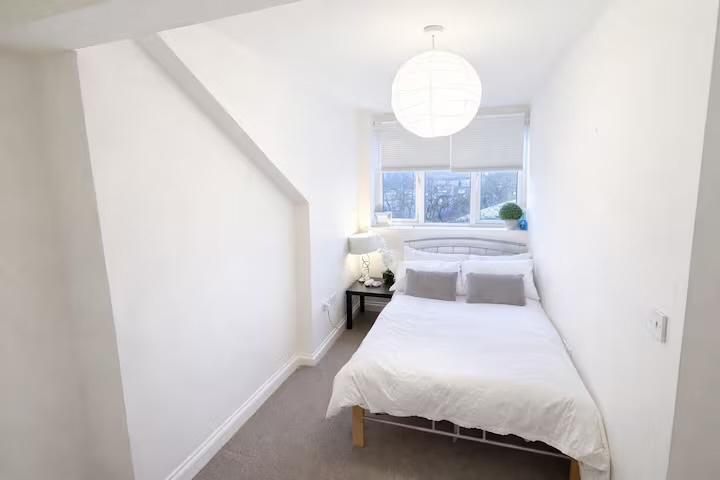4 Bed Terraced House, Argie Road, LS4, N1 7GU photo 2