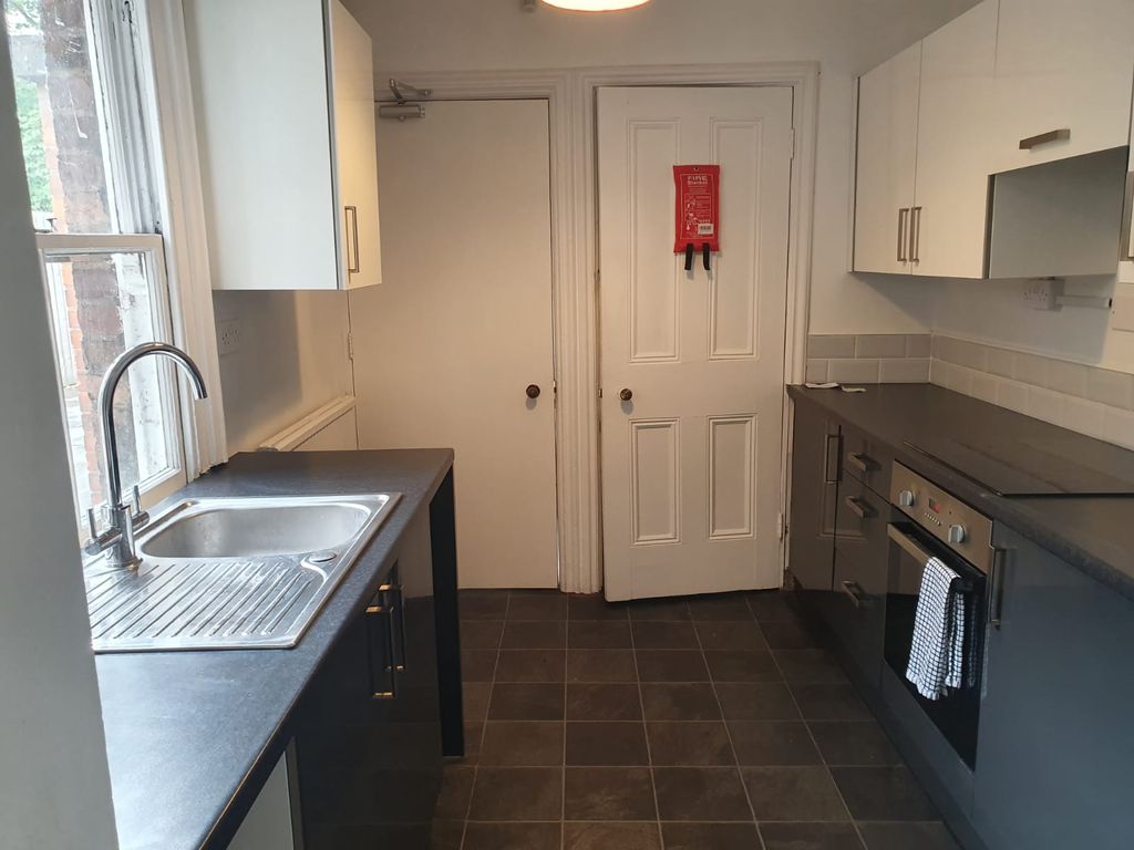 Additional image 4 of 4 bed flat to rentPearson Park, Hull HU5