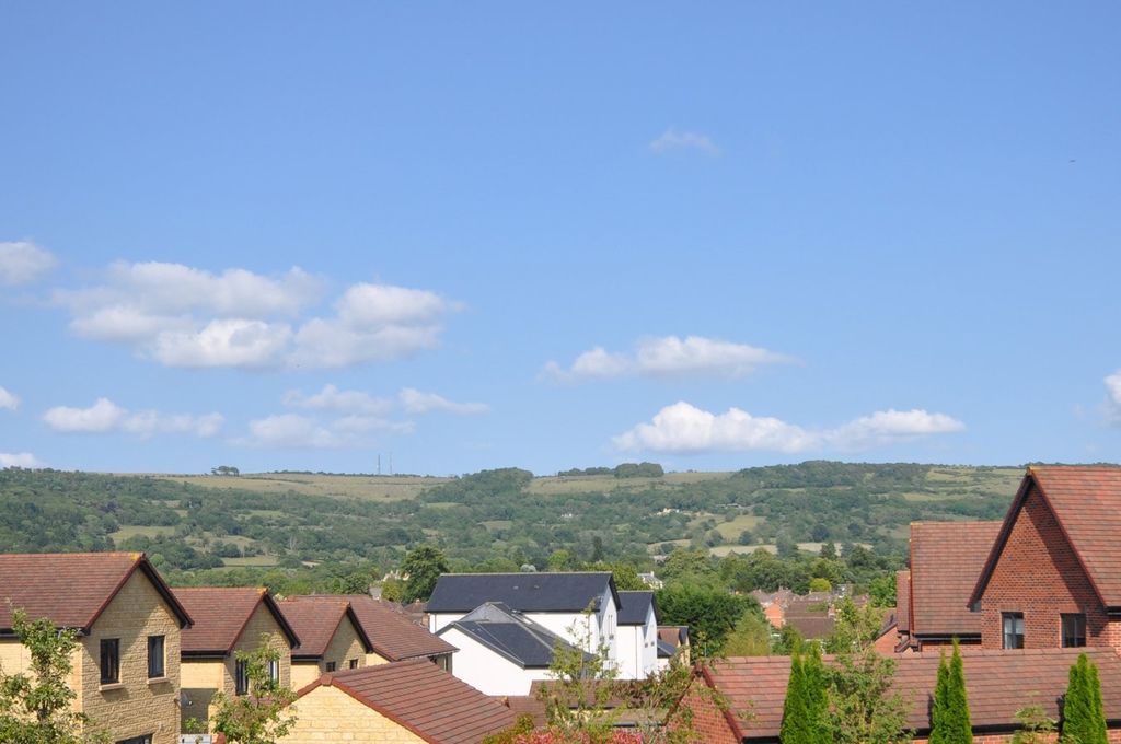 Additional image 20 of 4 bed semi-detached house to rentClover Drive, Cheltenham GL52