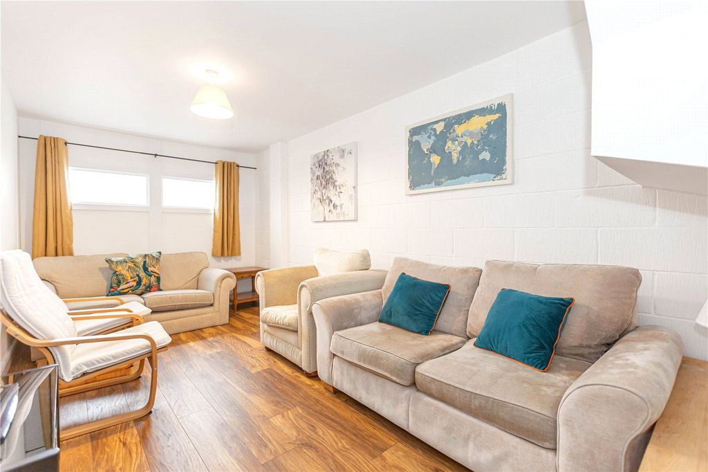 Additional image 4 of 6 bed semi-detached house to rentHatton Road, Cheswick Village, Bristol BS16