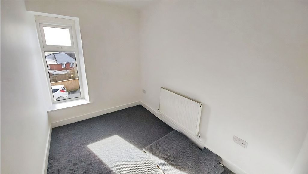 Additional image 7 of 3 bed end terrace house to rentJames Terrace, Hengoed CF82