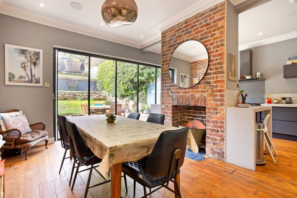 Additional image 2 of 4 bed semi-detached house to rentWarwick Park, Tunbridge Wells TN2