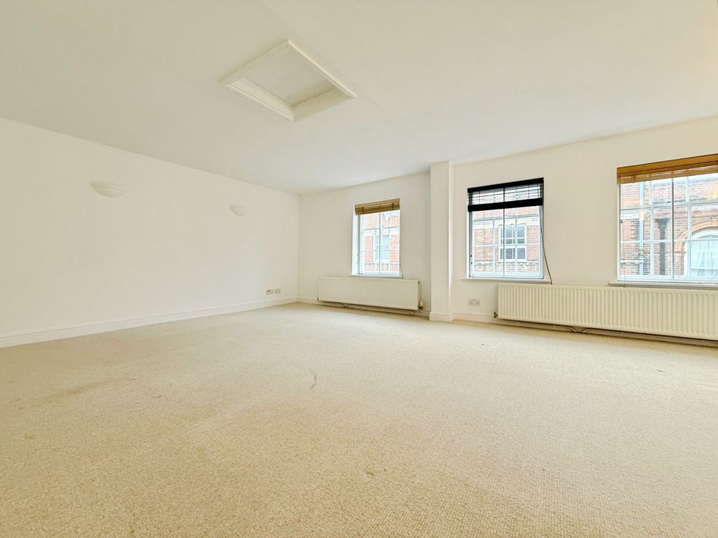 Additional image 5 of 2 bed flat to rent-17 Abbeygate Street, Bury St. Edmunds IP33