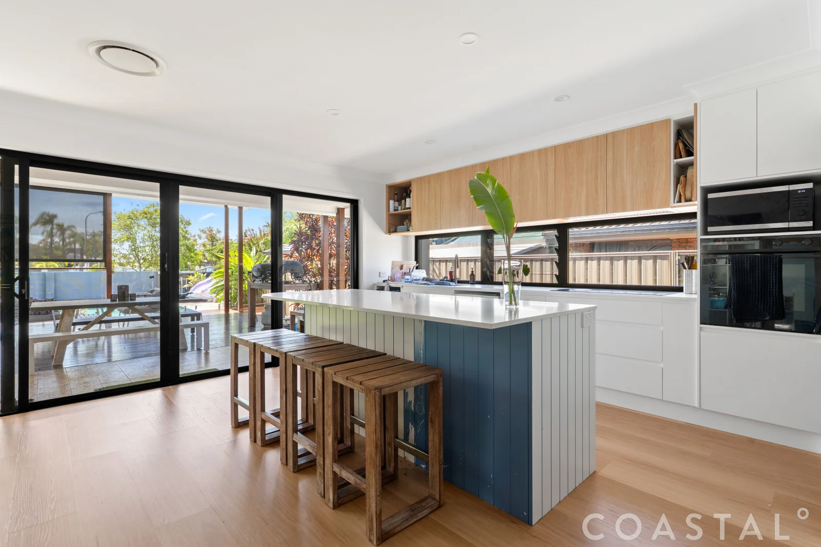 45 Arcadia Drive, Mermaid Waters QLD 4218 photo 2