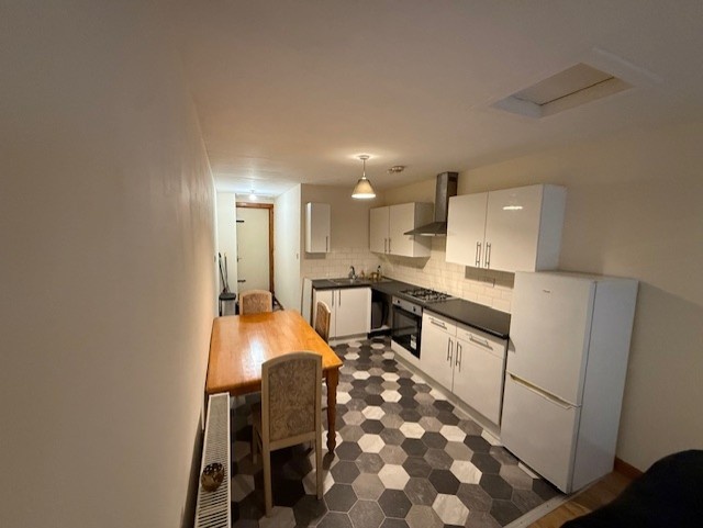 2 Bed Flat, Ark Lane, G31, N1 7GU photo 2