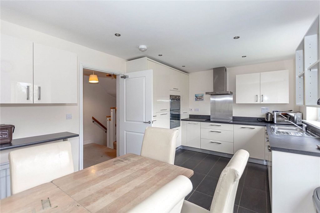Additional image 5 of 6 bed semi-detached house to rentHatton Road, Cheswick Village, Bristol BS16