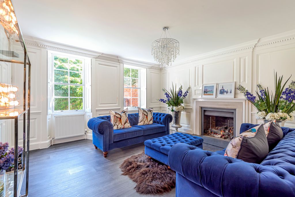 Additional image 2 of 9 bed detached house to rentSt. Thomas Street, Lymington SO41