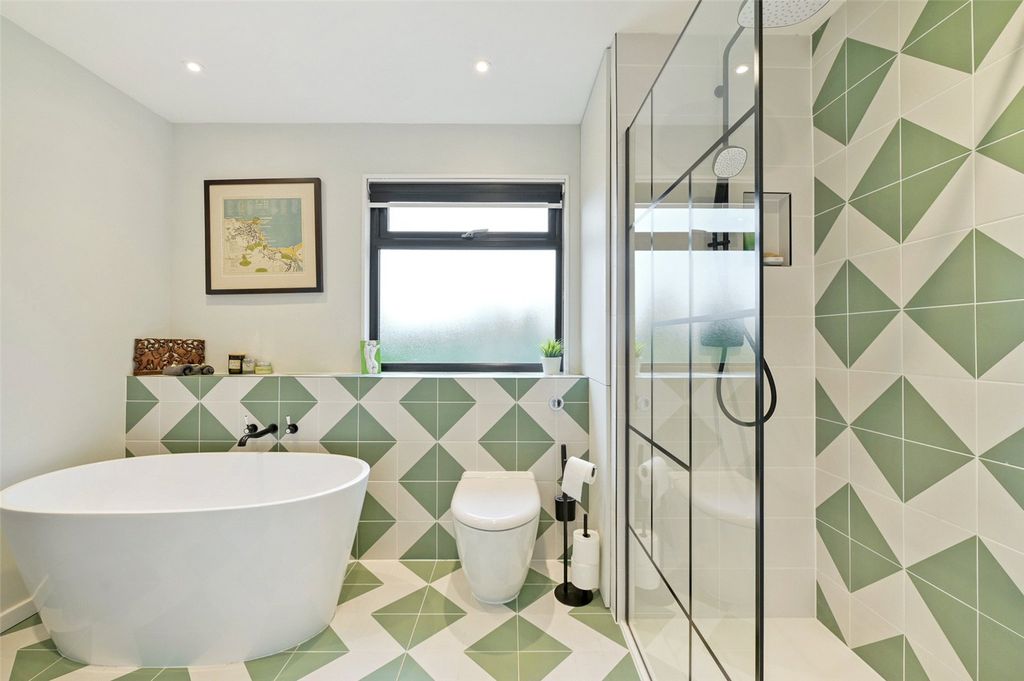 Additional image 13 of 5 bed detached house to rentStation Road, Nailsea, Bristol, Somerset BS48