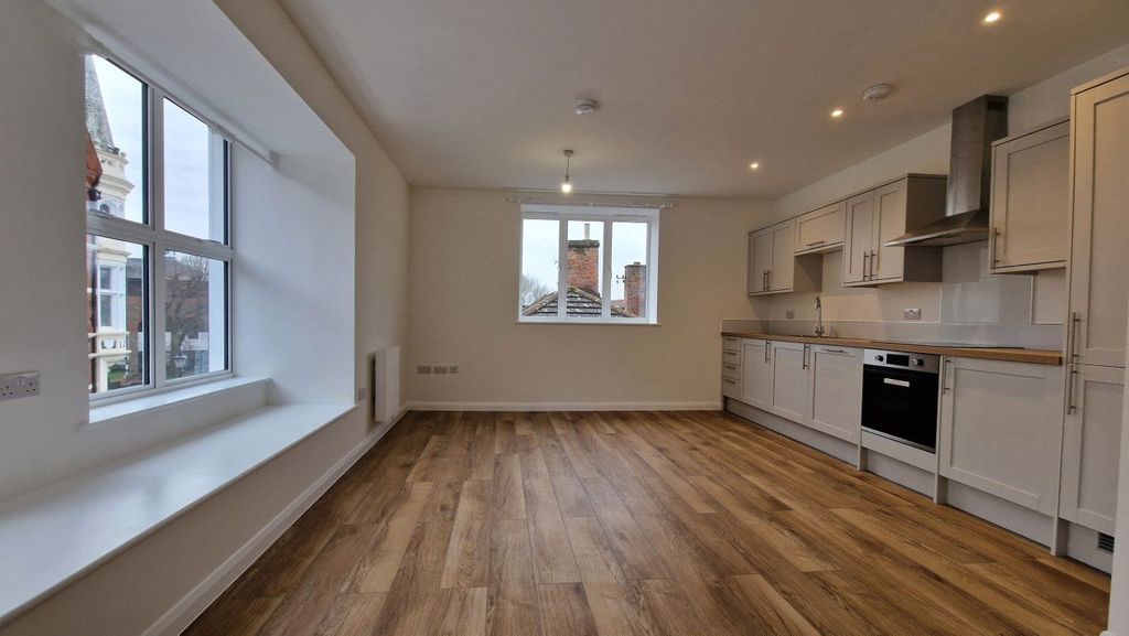Additional image 2 of 2 bed flat to rentOld Town, Hemel Hempstead (F1) HP1