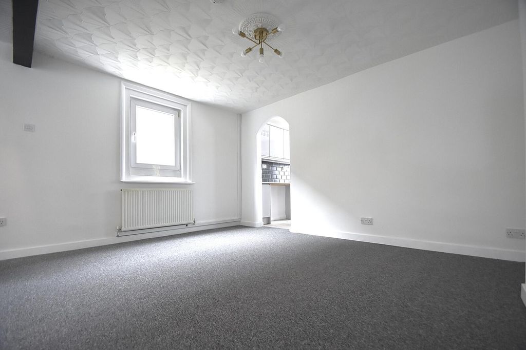 Additional image 2 of 2 bed semi-detached house to rentGreen Street, Ryde PO33