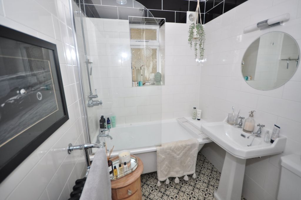 Additional image 8 of 1 bed flat to rentDover Street, Ryde PO33