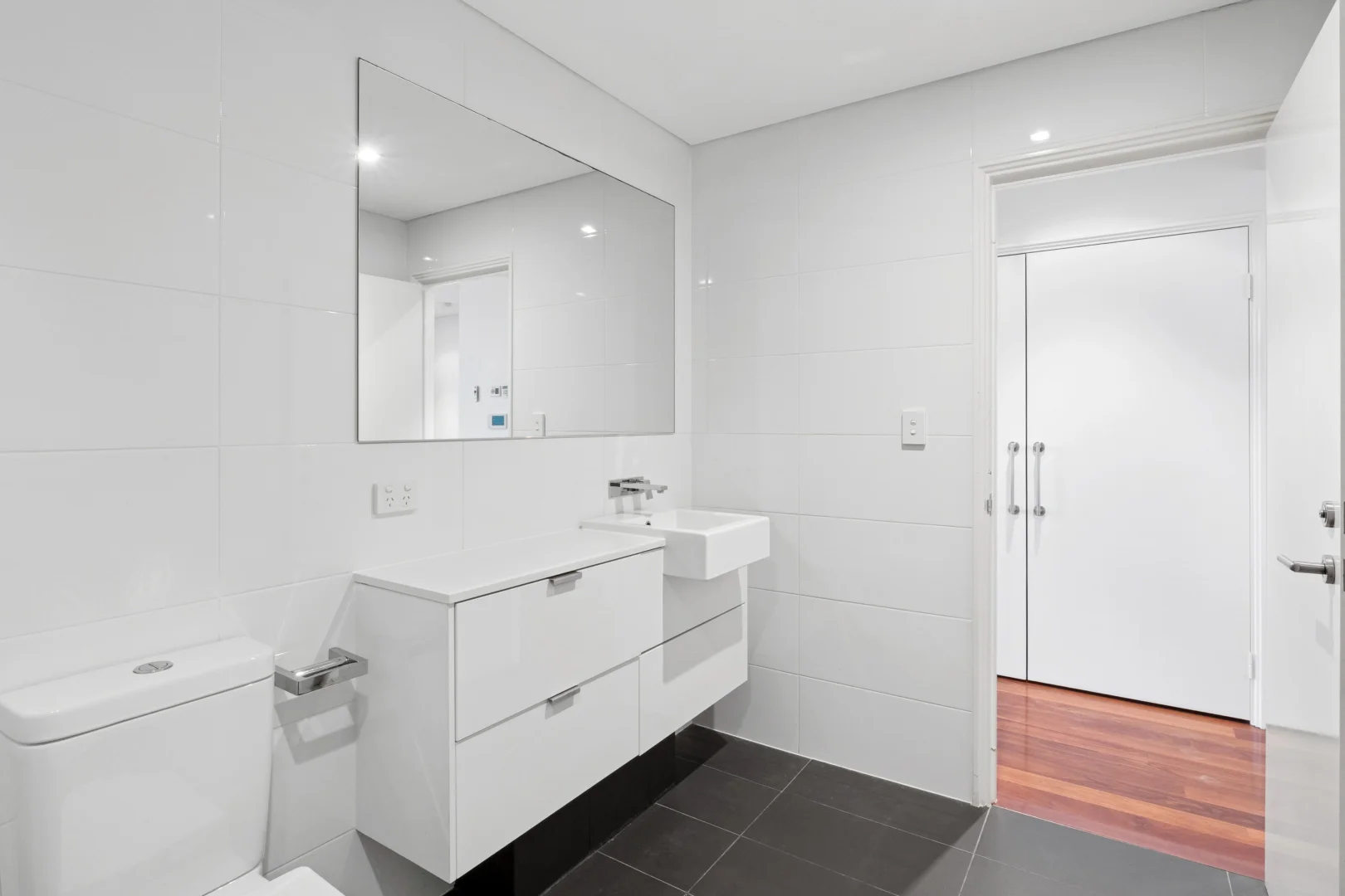 Additional image 23 of 43 Tully Road, East Perth WA 6004