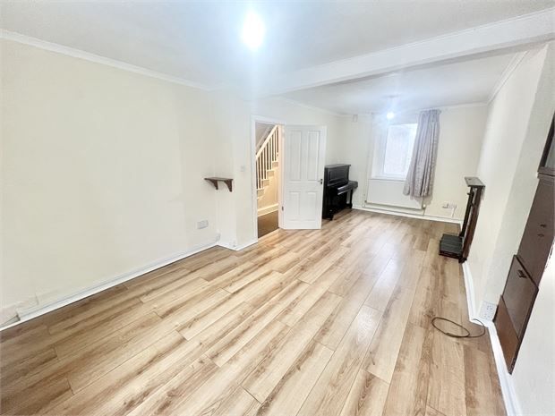 3 bed terraced house to rentCarmarthen Road, Fforestfach, Swansea SA5