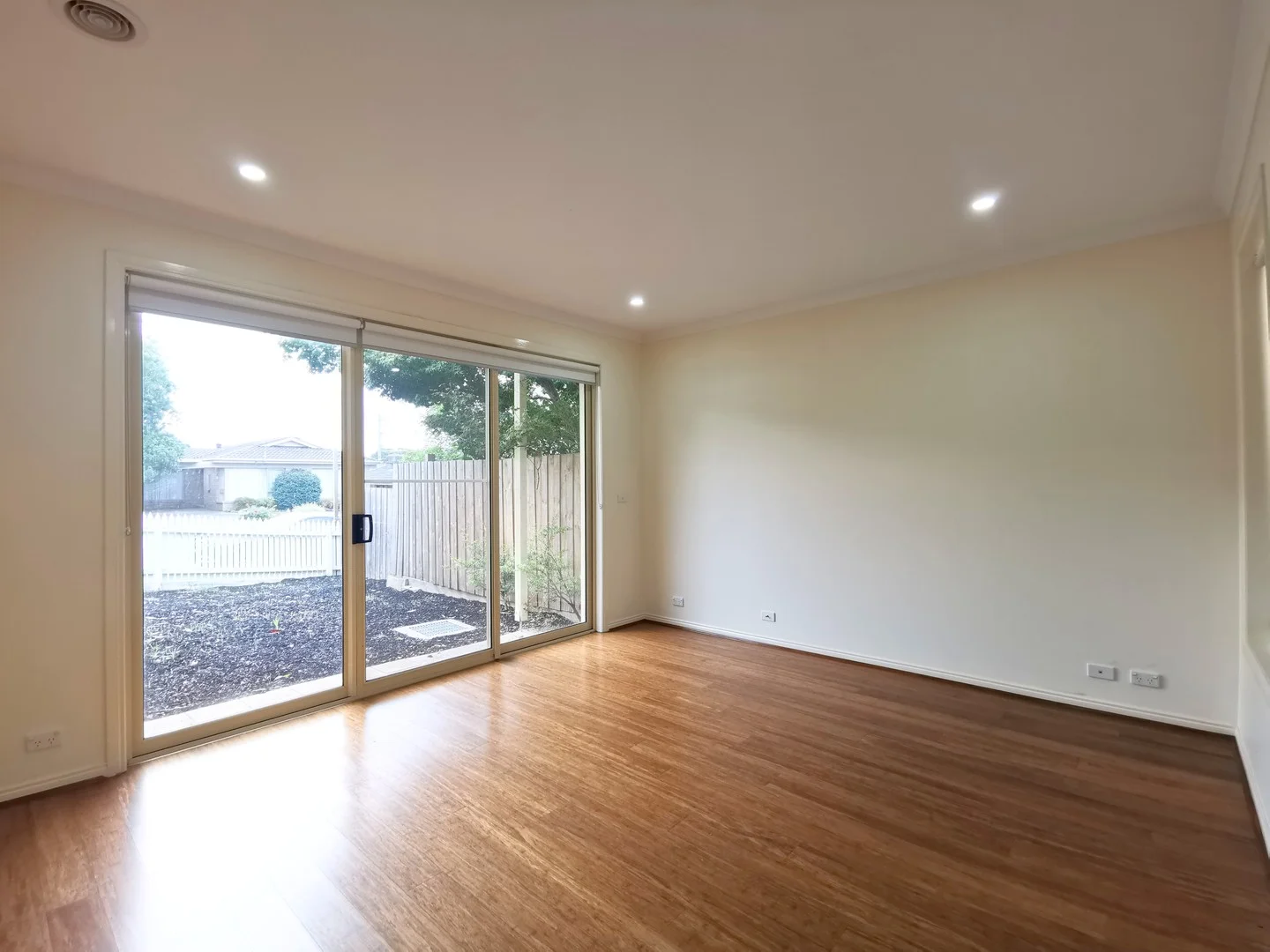 1/28 Chivers Avenue, Glen Waverley VIC 3150