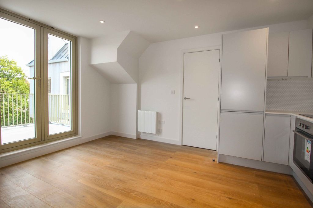 Additional image 3 of 3 bed flat to rentPrewetts Mill, Mill Bay Lane, Horsham RH12
