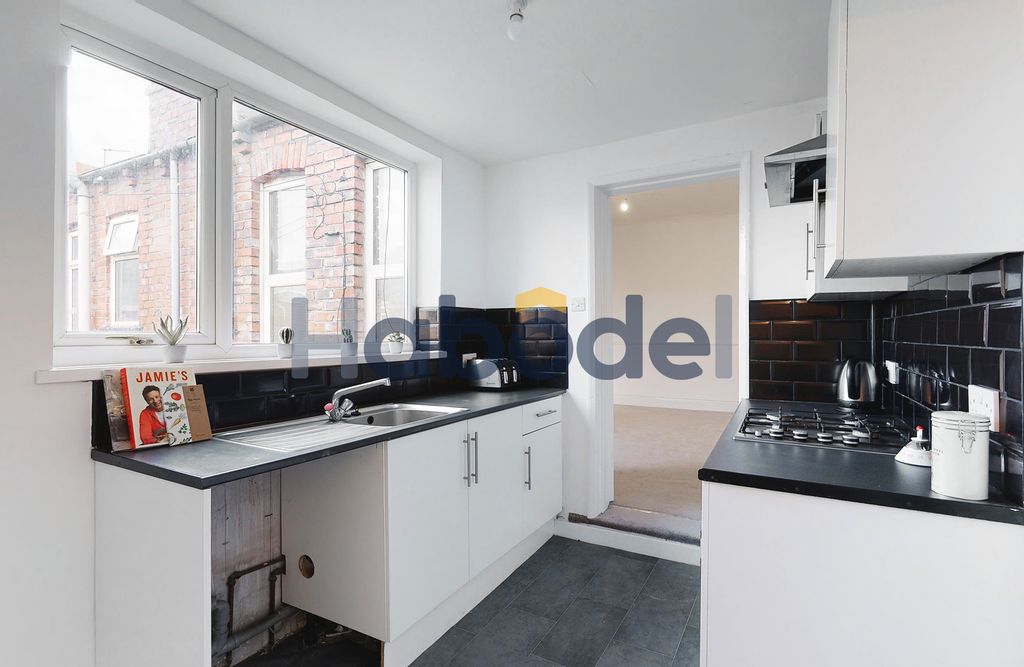 3 bed flat to rentCollingwood Street, West Park, South Shields NE33