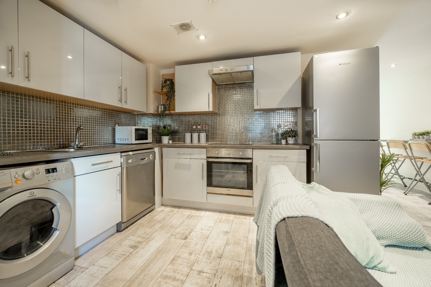 4 Bed Flat, Regent Terrace, S3, N1 7GU photo 4