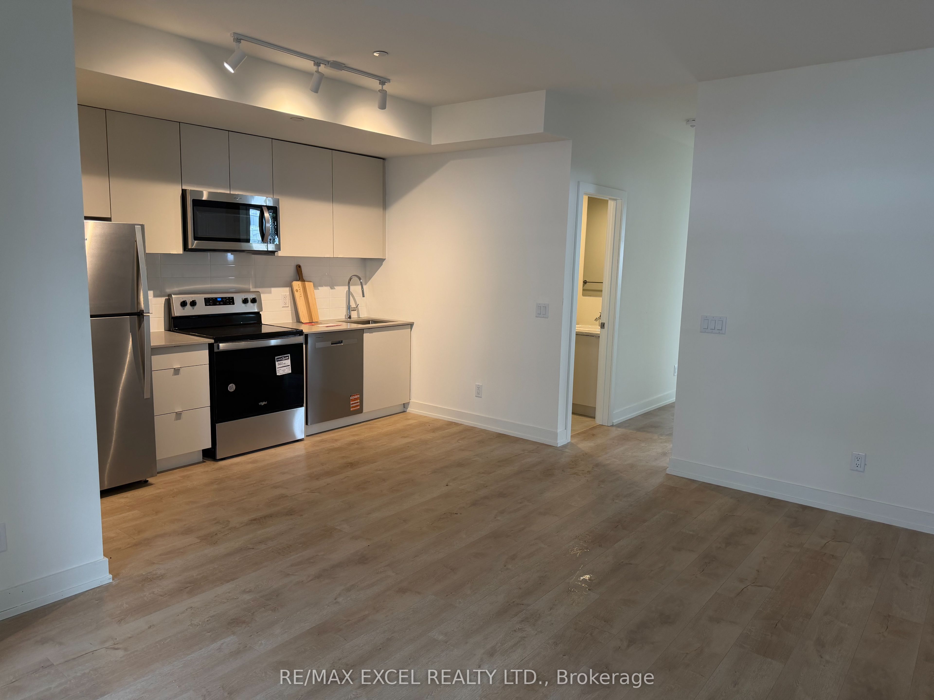 16 Melbourne Avenue, St. Catharines, ON, L2P 3J8 photo 3
