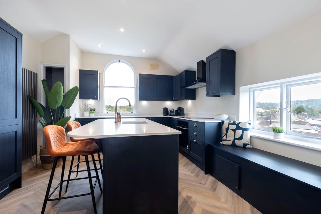 Additional image 2 of 4 bed flat to rentHatherley Road, Cheltenham GL51