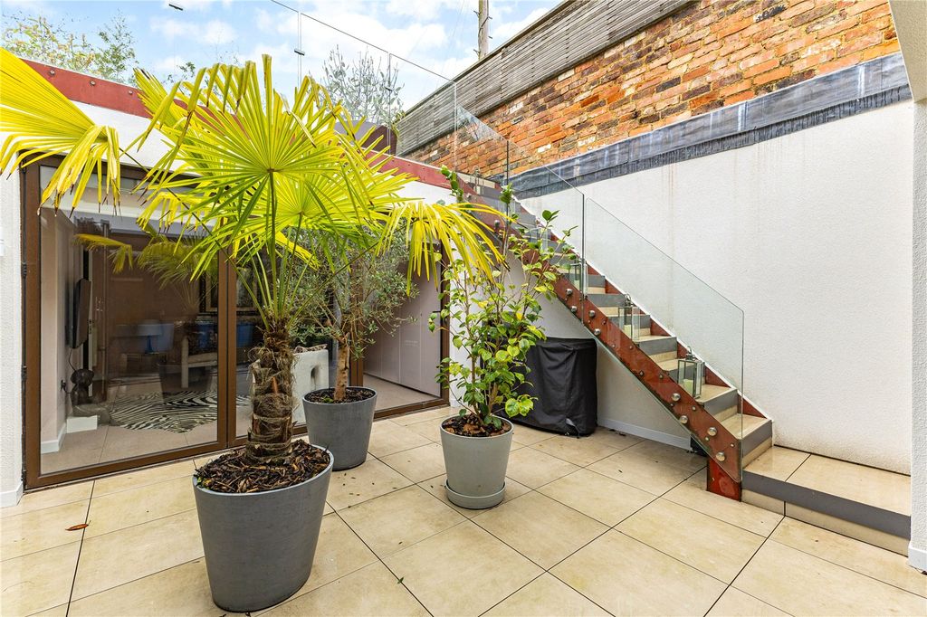 Additional image 15 of 4 bed detached house to rentOxford Walk, Cheltenham, Gloucestershire GL52