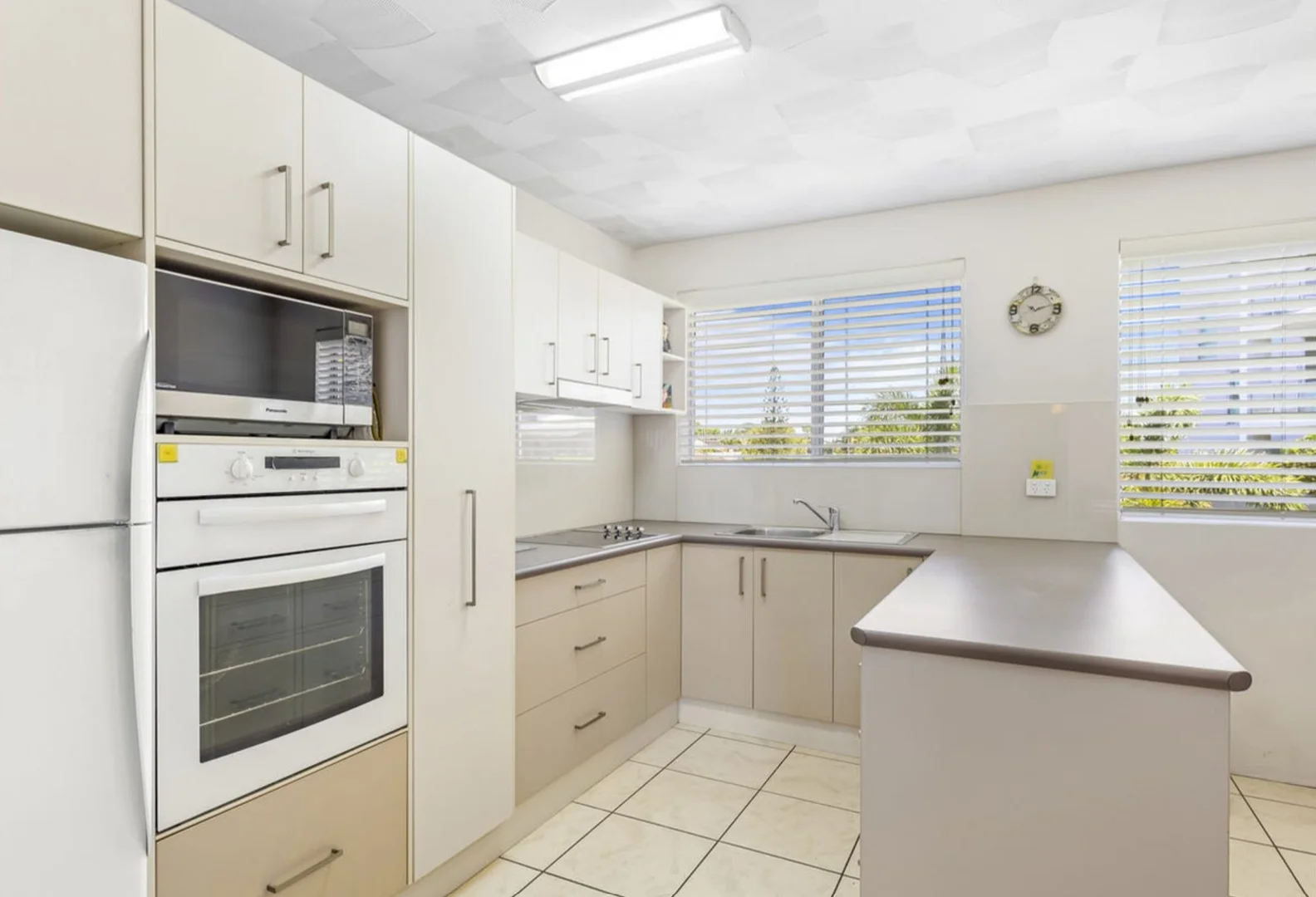 Additional image 4 of 4/13-15 Marine Parade, Redcliffe QLD 4020