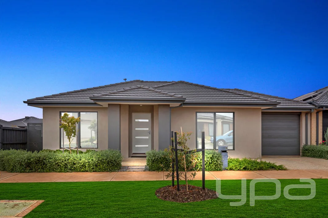 8 Ainsley Road, Thornhill Park VIC 3335